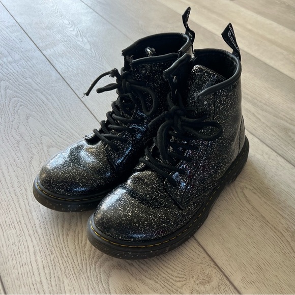 Doc Martens 1460 Girls Lace-Up Ankle Boot Black Glitter Combat Boots - Picture 2 of 8